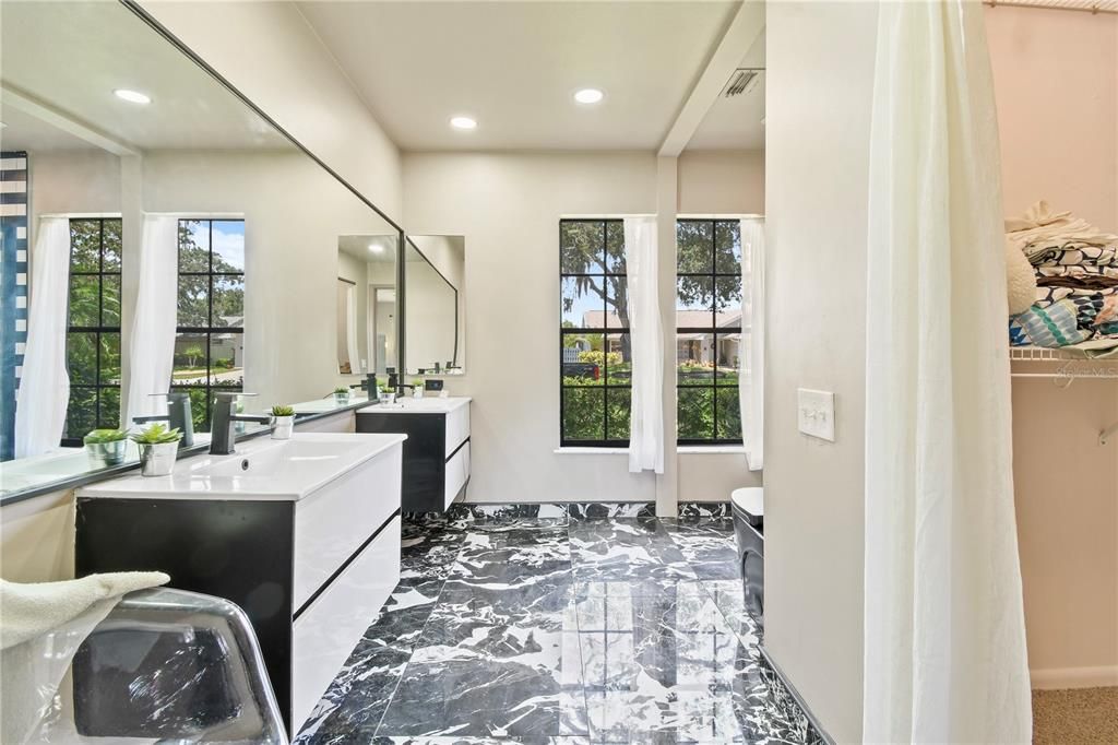 For Sale: $425,000 (3 beds, 2 baths, 1647 Square Feet)