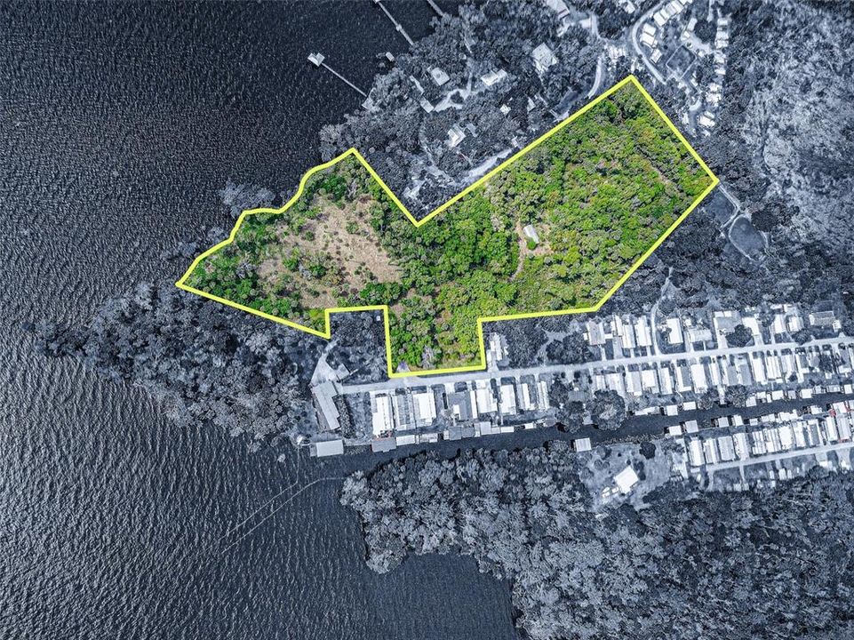 На продажу: $599,995 (12.32 acres)