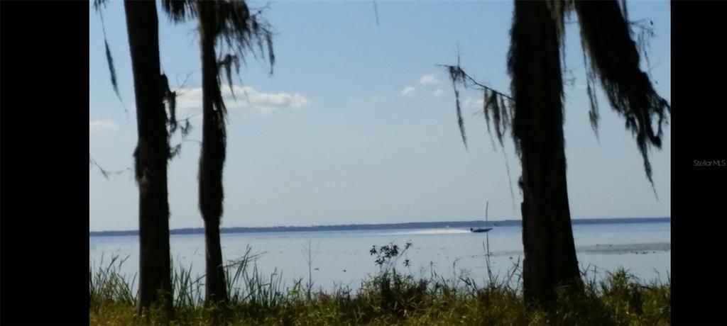 На продажу: $599,995 (12.32 acres)