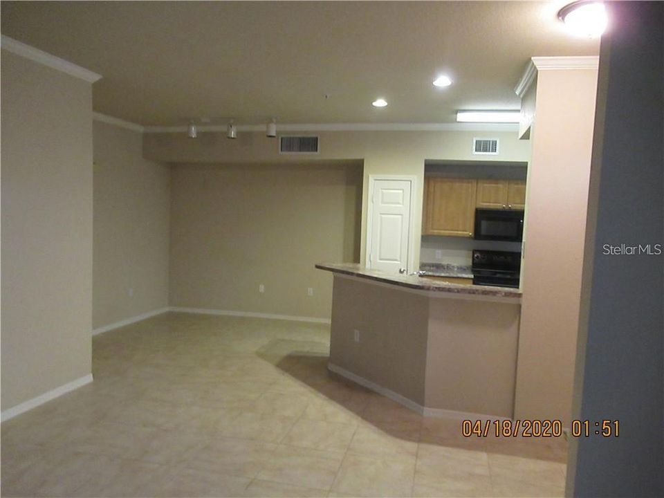 Под контрактом: $219,900 (2 спален, 2 ванн, 1112 Квадратных фут)