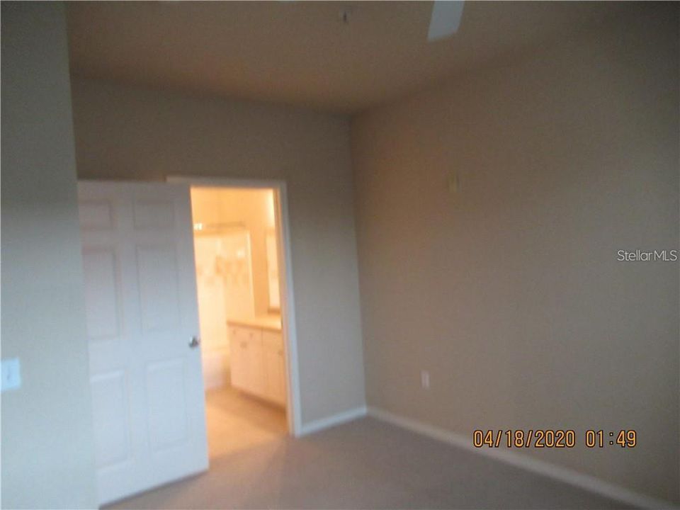 Под контрактом: $219,900 (2 спален, 2 ванн, 1112 Квадратных фут)