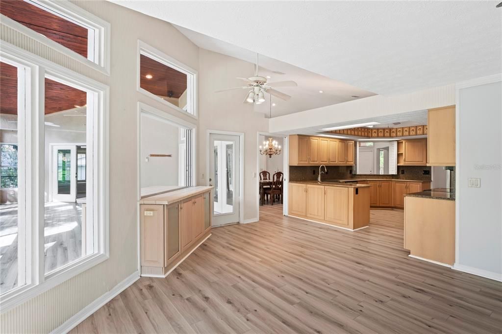 For Sale: $748,500 (3 beds, 2 baths, 2646 Square Feet)