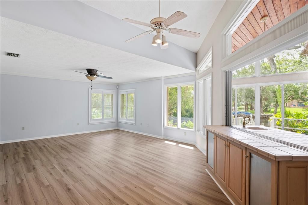 For Sale: $748,500 (3 beds, 2 baths, 2646 Square Feet)