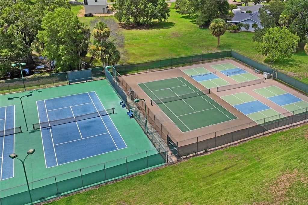 For Sale: $748,500 (3 beds, 2 baths, 2646 Square Feet)