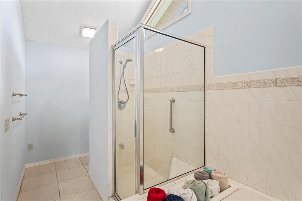 For Sale: $748,500 (3 beds, 2 baths, 2646 Square Feet)