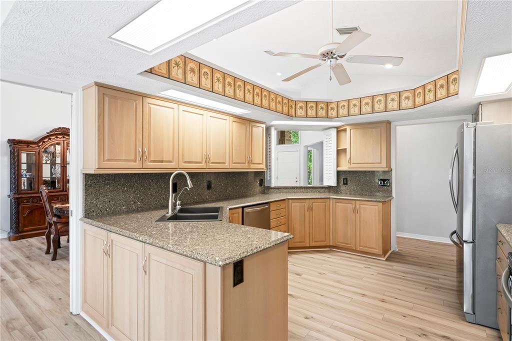 For Sale: $748,500 (3 beds, 2 baths, 2646 Square Feet)