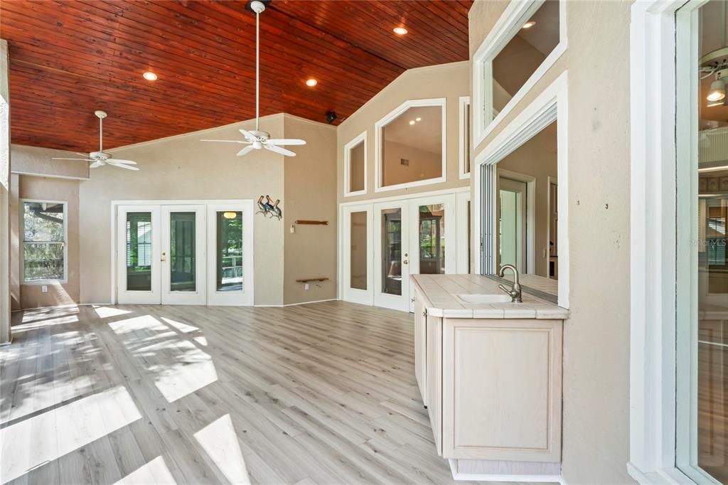 For Sale: $748,500 (3 beds, 2 baths, 2646 Square Feet)