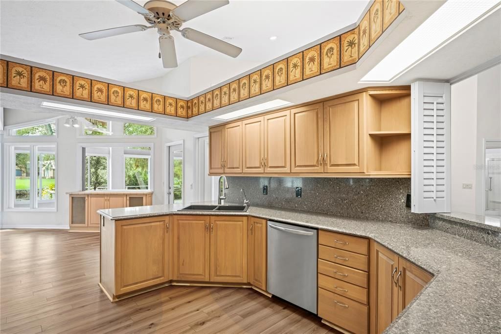 For Sale: $748,500 (3 beds, 2 baths, 2646 Square Feet)