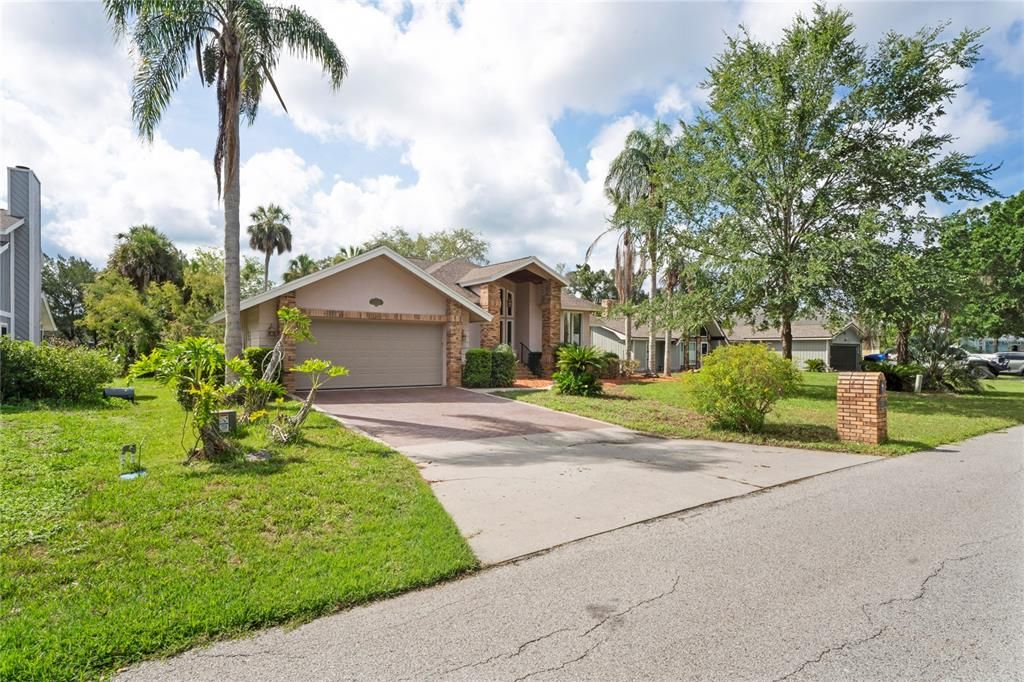 For Sale: $748,500 (3 beds, 2 baths, 2646 Square Feet)