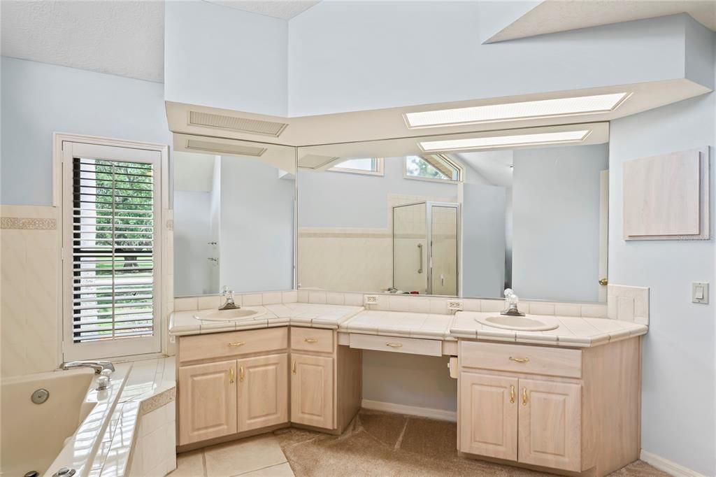 For Sale: $748,500 (3 beds, 2 baths, 2646 Square Feet)