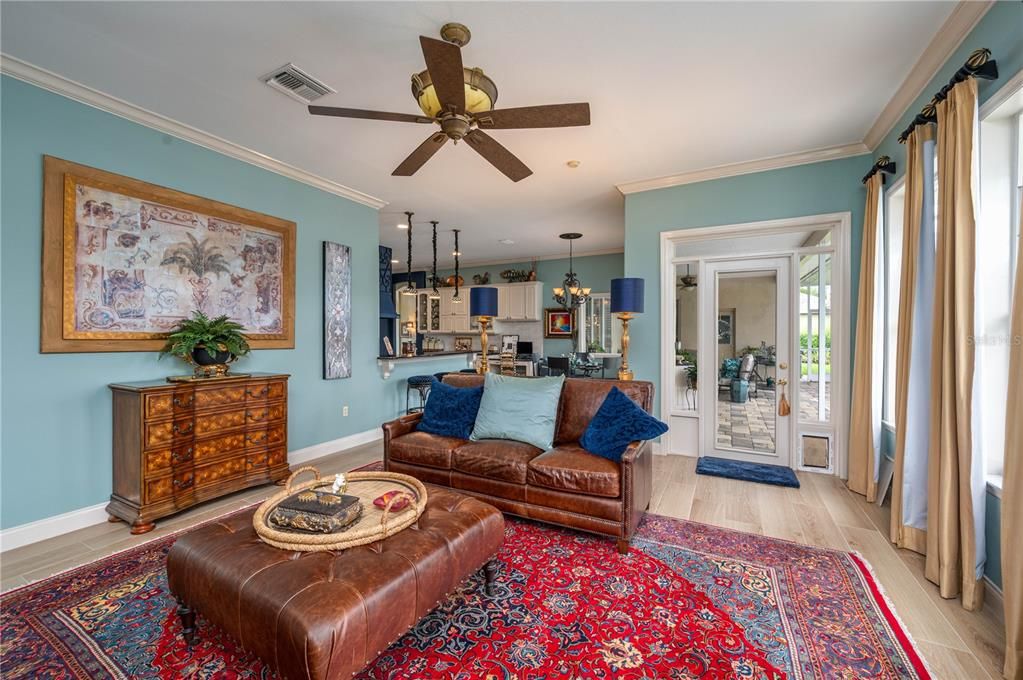 Под контрактом: $559,000 (4 спален, 3 ванн, 2716 Квадратных фут)