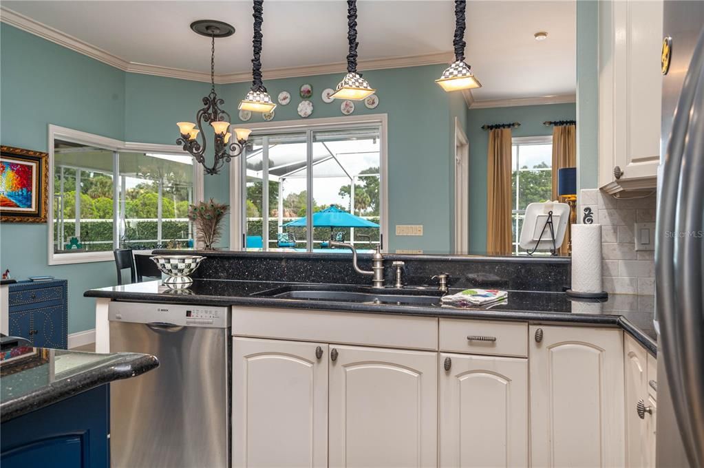 Под контрактом: $559,000 (4 спален, 3 ванн, 2716 Квадратных фут)