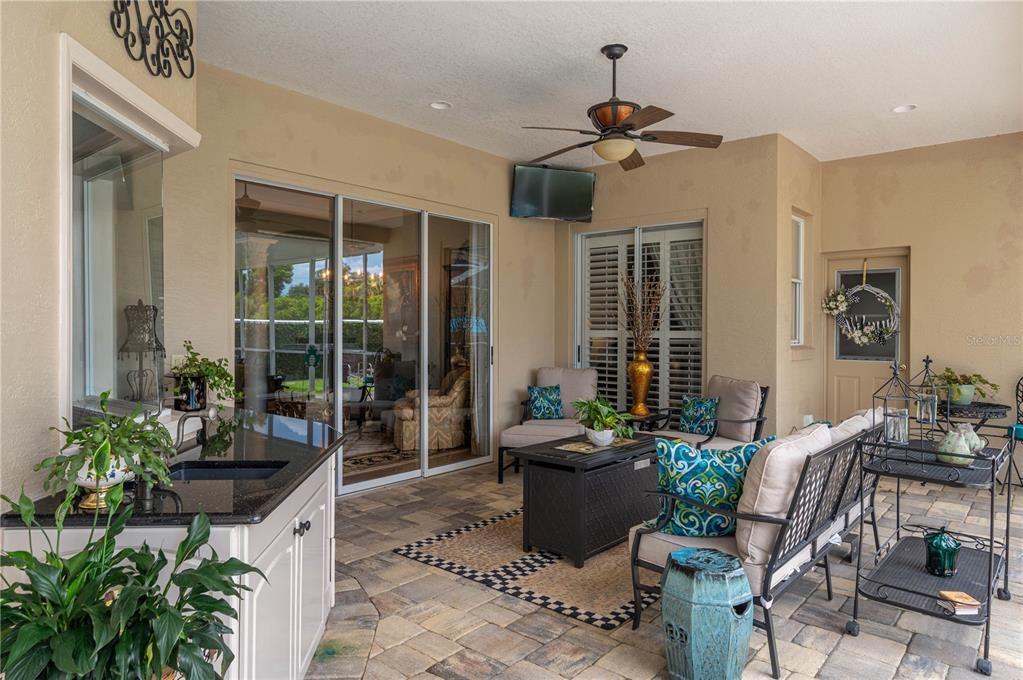 Под контрактом: $559,000 (4 спален, 3 ванн, 2716 Квадратных фут)