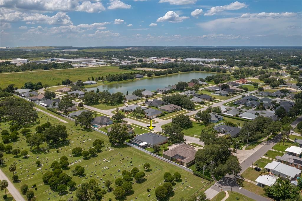 Под контрактом: $559,000 (4 спален, 3 ванн, 2716 Квадратных фут)