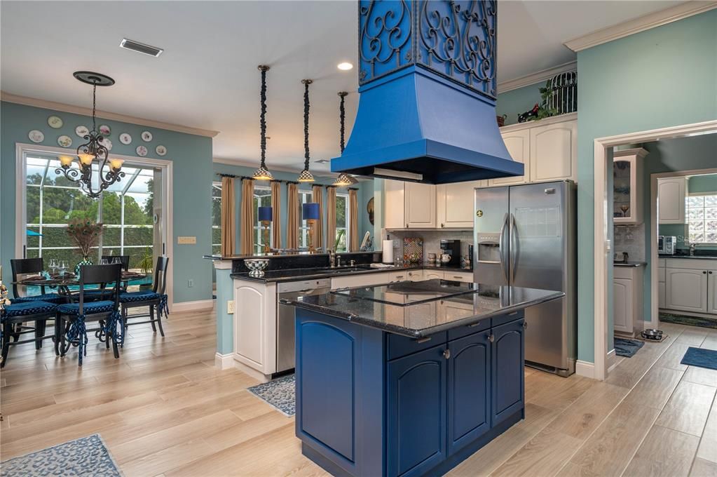 Под контрактом: $559,000 (4 спален, 3 ванн, 2716 Квадратных фут)