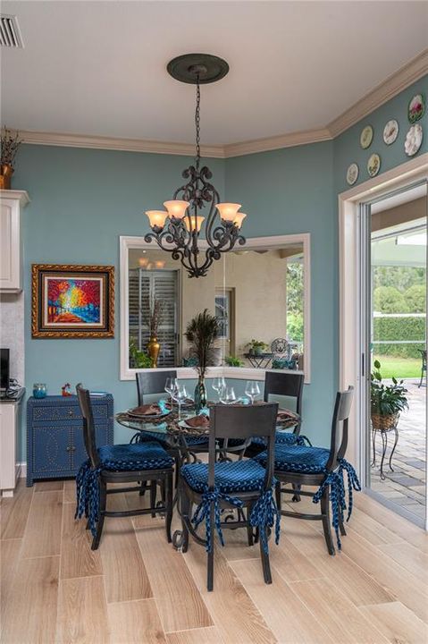 Под контрактом: $559,000 (4 спален, 3 ванн, 2716 Квадратных фут)