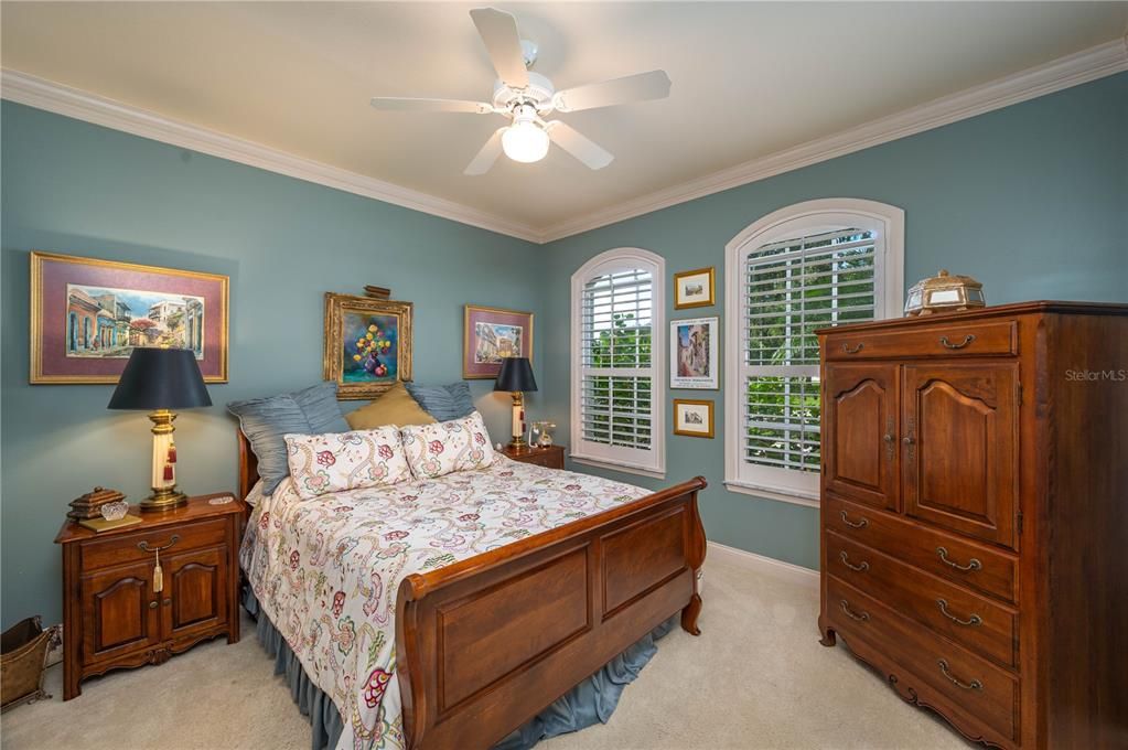 Под контрактом: $559,000 (4 спален, 3 ванн, 2716 Квадратных фут)