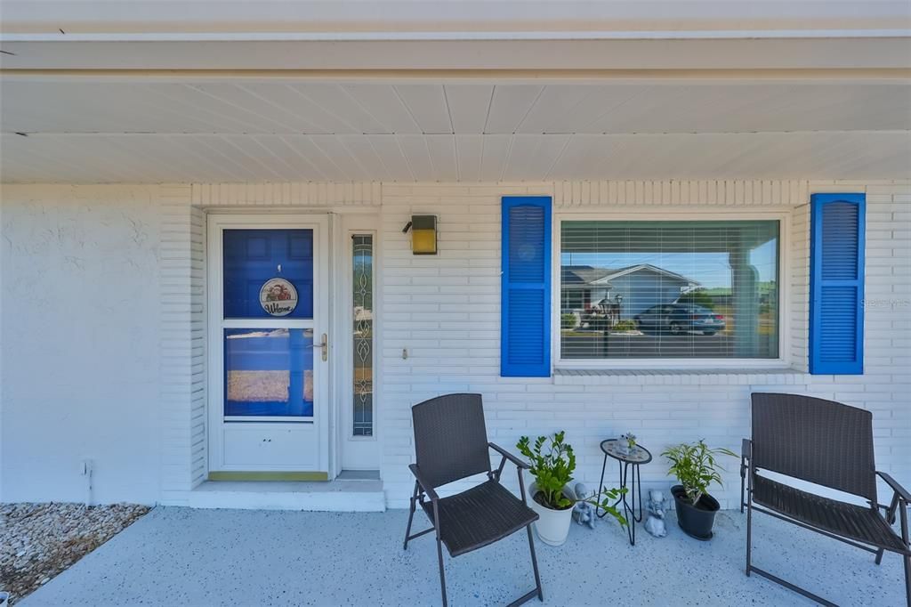 For Sale: $290,000 (2 beds, 2 baths, 1141 Square Feet)