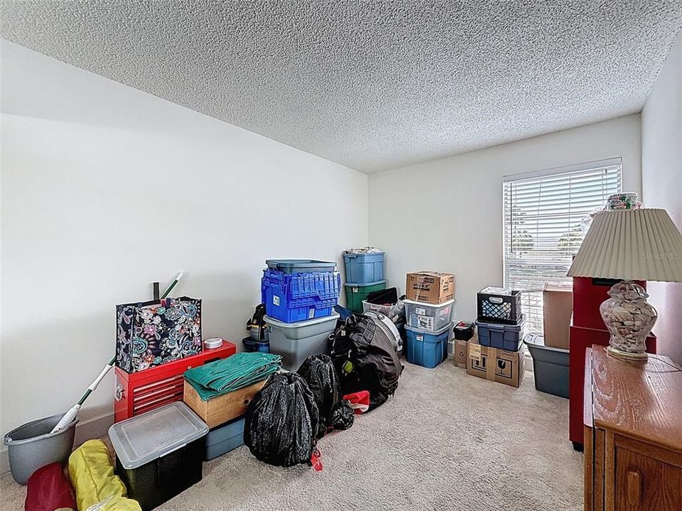 待售: $170,000 (2 贝兹, 2 浴室, 950 平方英尺)