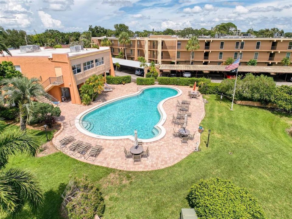 待售: $170,000 (2 贝兹, 2 浴室, 950 平方英尺)