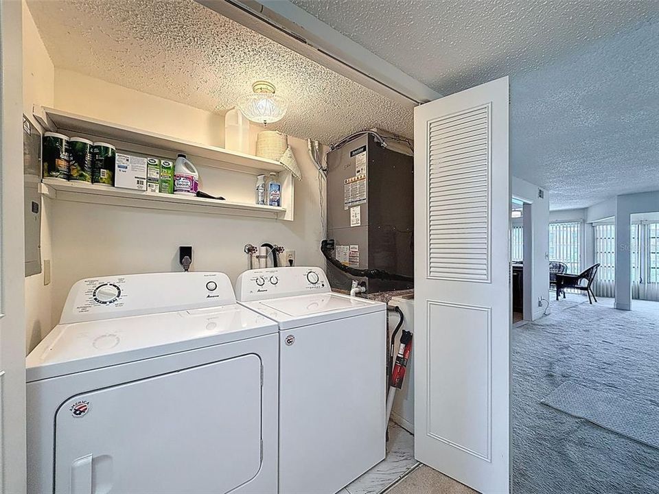 待售: $170,000 (2 贝兹, 2 浴室, 950 平方英尺)