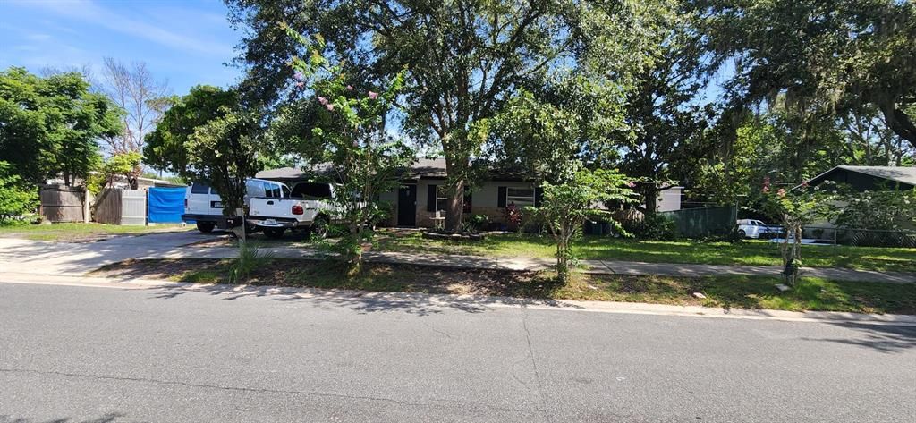 Под контрактом: $275,000 (3 спален, 2 ванн, 1130 Квадратных фут)