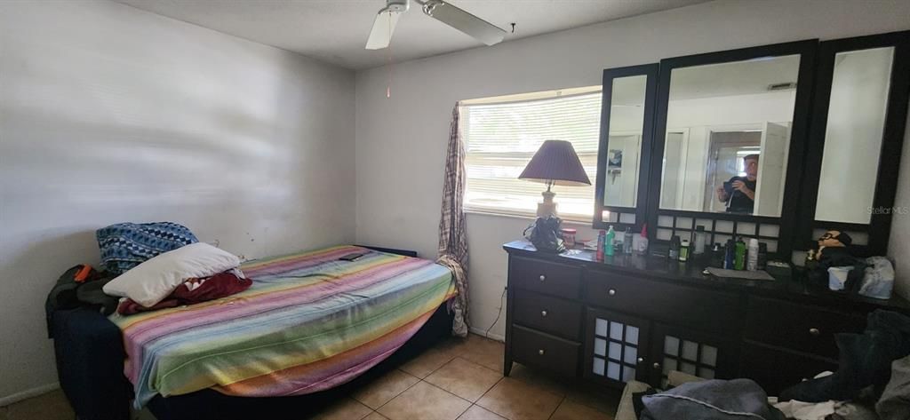 Под контрактом: $275,000 (3 спален, 2 ванн, 1130 Квадратных фут)