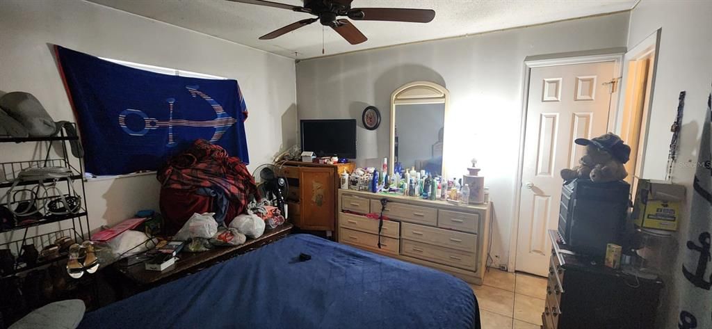 Под контрактом: $275,000 (3 спален, 2 ванн, 1130 Квадратных фут)