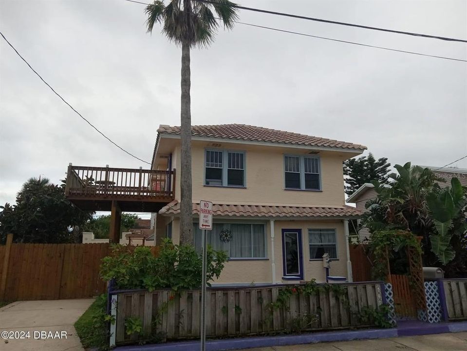 Recently Sold: $320,000 (3 beds, 2 baths, 1680 Square Feet)