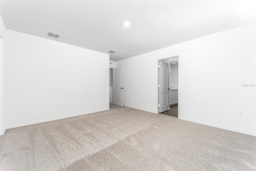 待售: $343,900 (4 贝兹, 2 浴室, 1811 平方英尺)