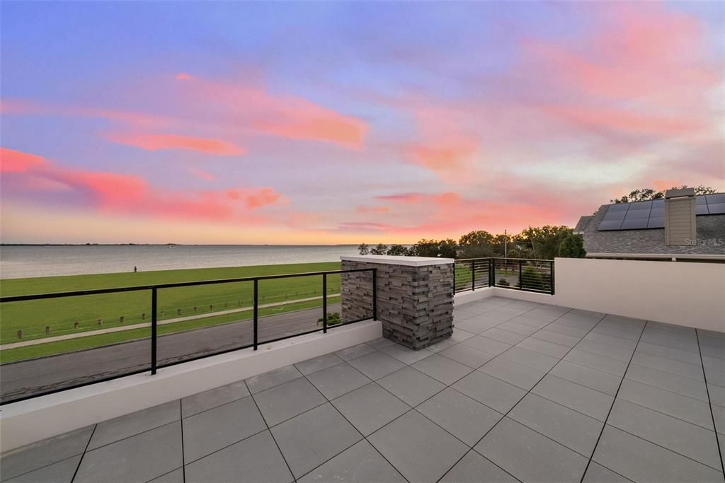 待售: $6,700,000 (5 贝兹, 5 浴室, 6054 平方英尺)