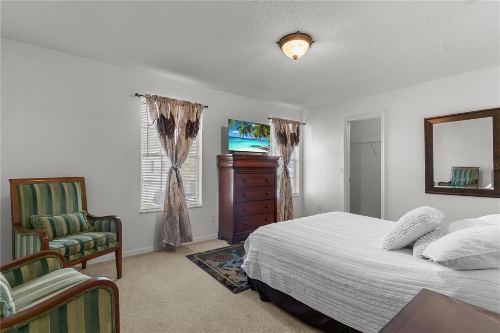 Activo con contrato: $505,000 (6 camas, 4 baños, 3514 Pies cuadrados)