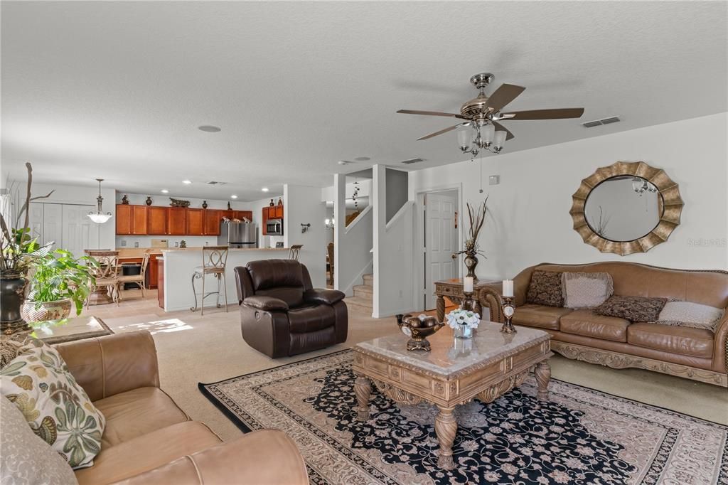 Activo con contrato: $505,000 (6 camas, 4 baños, 3514 Pies cuadrados)