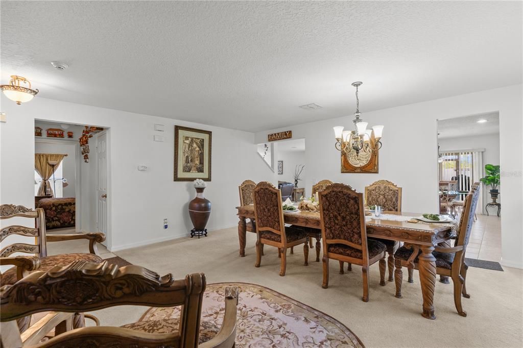 Activo con contrato: $505,000 (6 camas, 4 baños, 3514 Pies cuadrados)