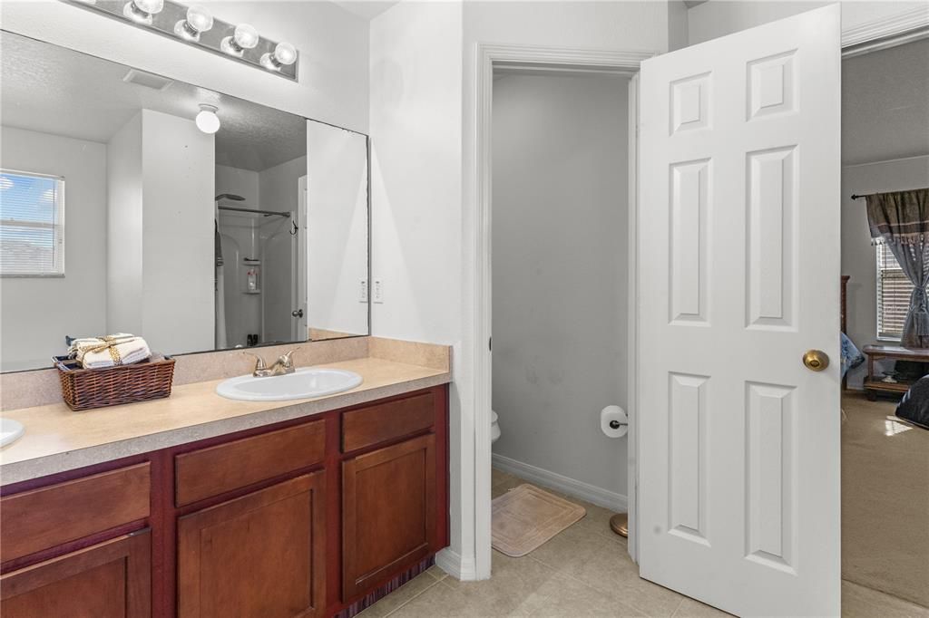 Activo con contrato: $505,000 (6 camas, 4 baños, 3514 Pies cuadrados)