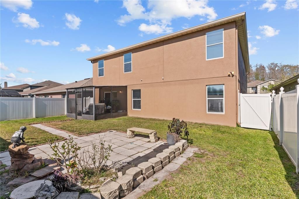 Activo con contrato: $505,000 (6 camas, 4 baños, 3514 Pies cuadrados)