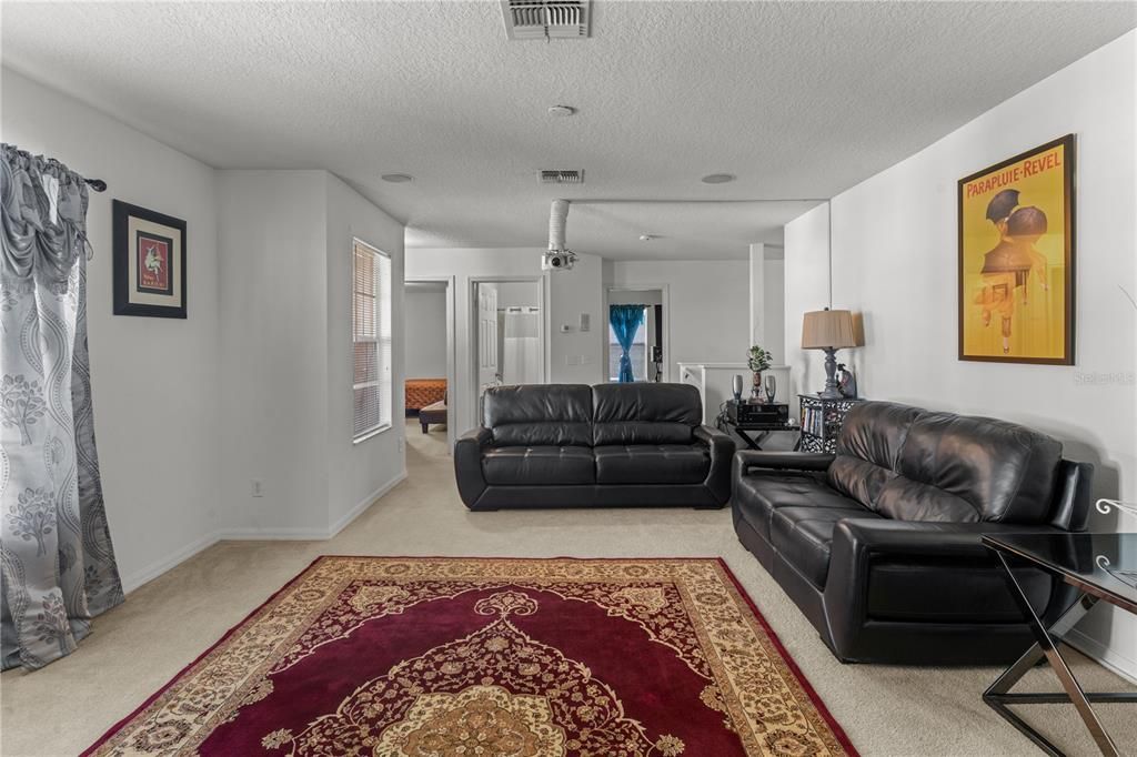 Activo con contrato: $505,000 (6 camas, 4 baños, 3514 Pies cuadrados)