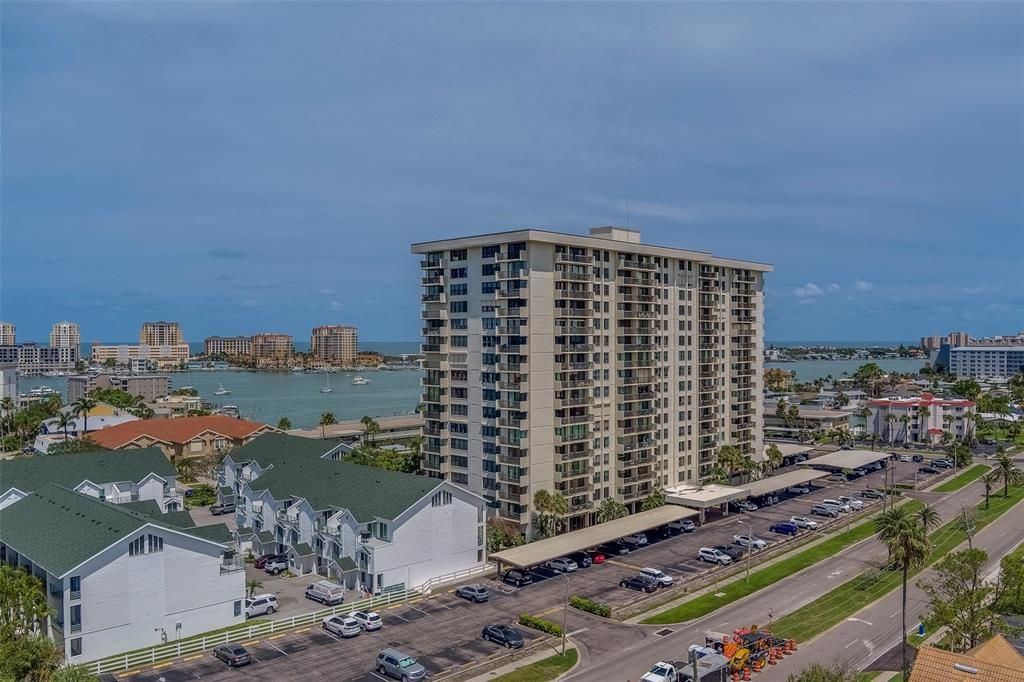 Под контрактом: $375,000 (2 спален, 2 ванн, 1240 Квадратных фут)