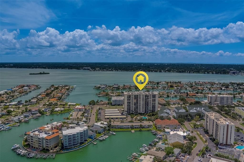 Под контрактом: $375,000 (2 спален, 2 ванн, 1240 Квадратных фут)