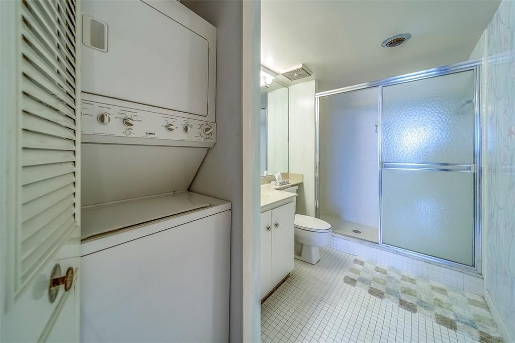 Под контрактом: $375,000 (2 спален, 2 ванн, 1240 Квадратных фут)