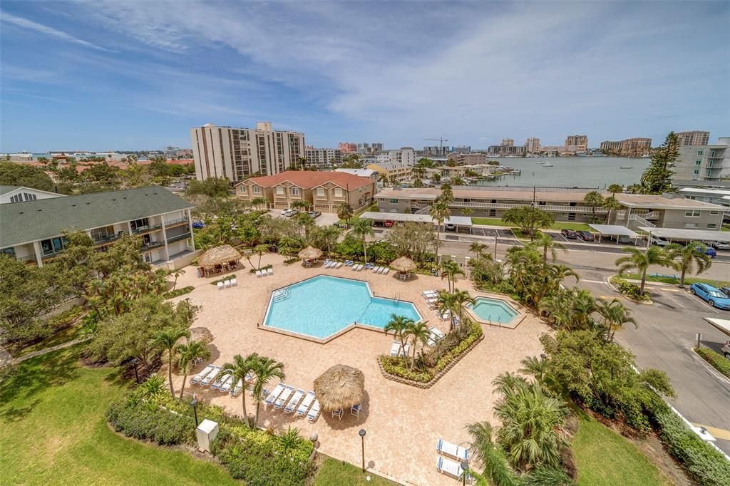 Под контрактом: $375,000 (2 спален, 2 ванн, 1240 Квадратных фут)