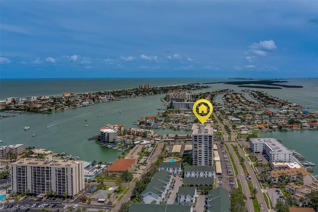 Под контрактом: $375,000 (2 спален, 2 ванн, 1240 Квадратных фут)