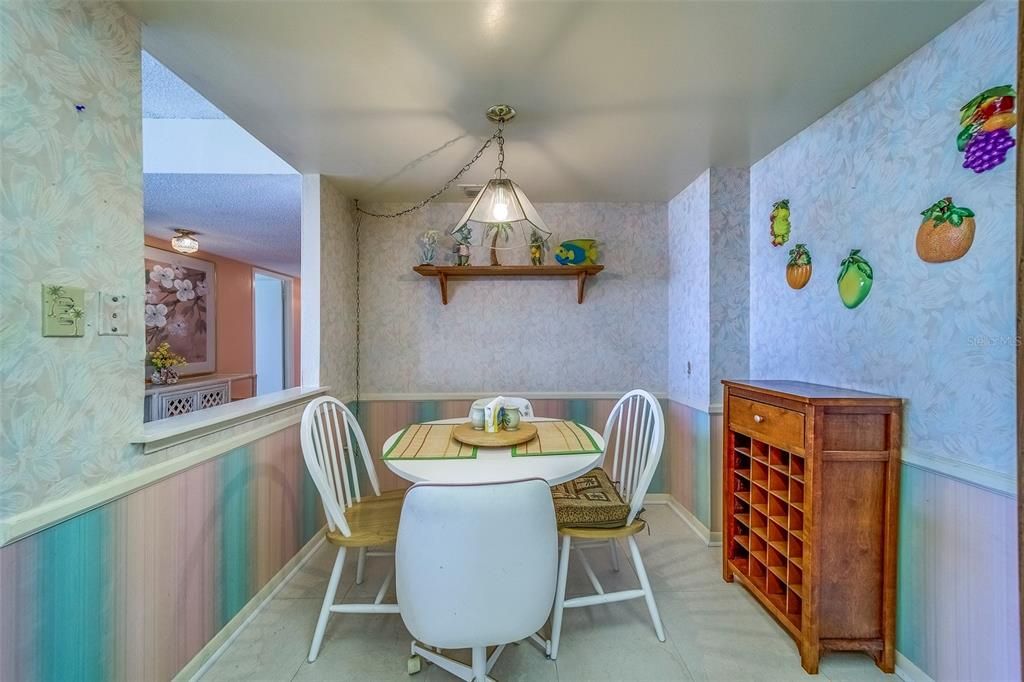 Под контрактом: $375,000 (2 спален, 2 ванн, 1240 Квадратных фут)