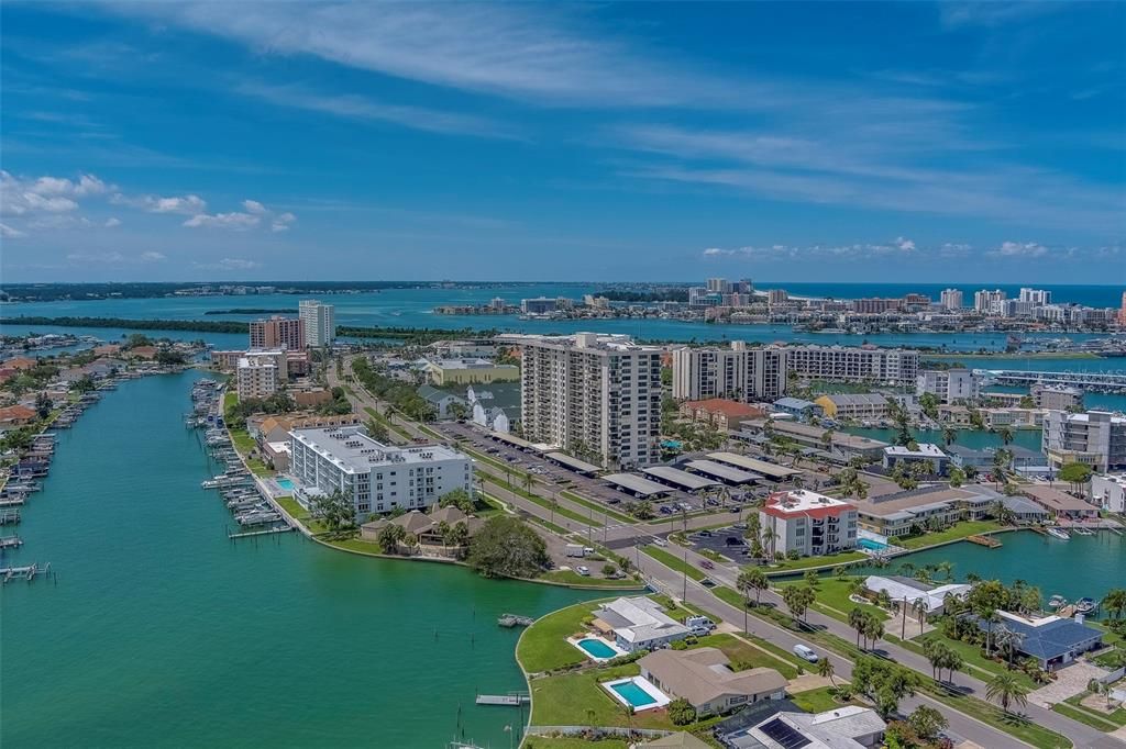 Под контрактом: $375,000 (2 спален, 2 ванн, 1240 Квадратных фут)