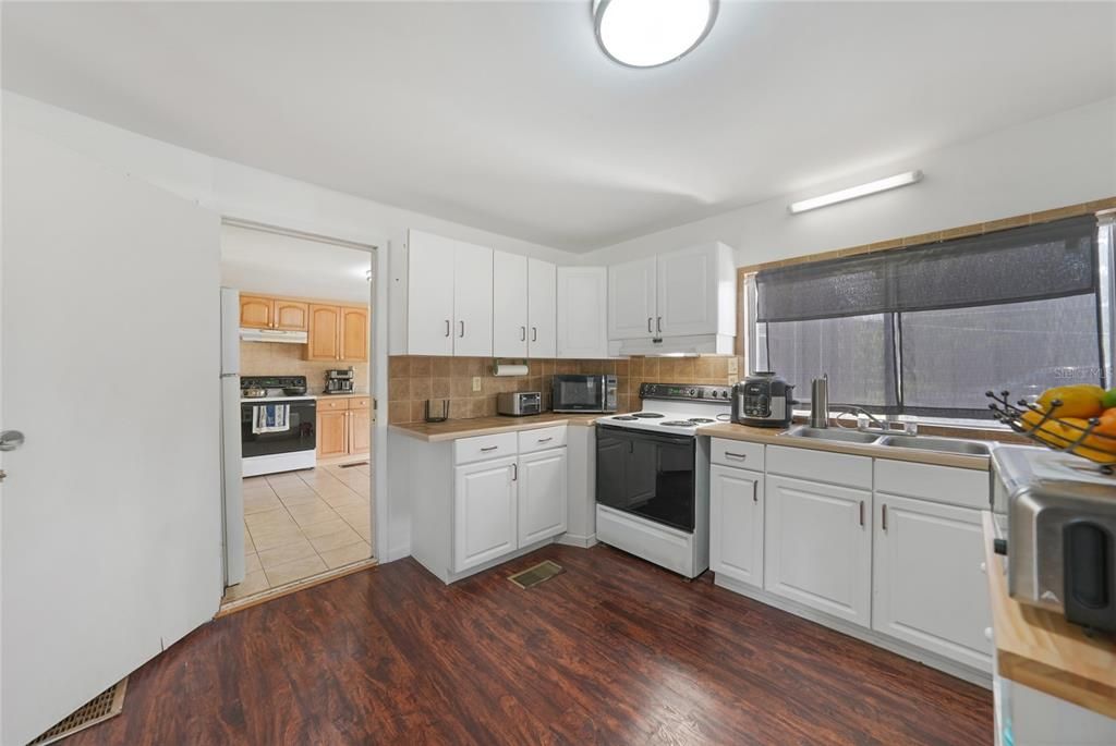 En Venta: $130,000 (3 camas, 2 baños, 1164 Pies cuadrados)