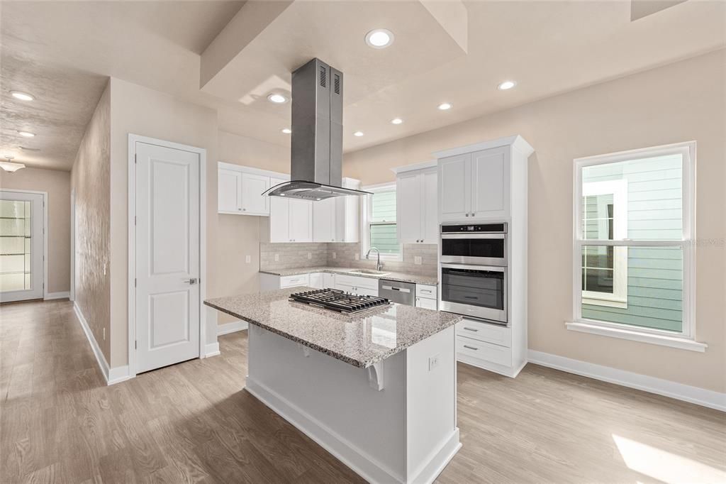 Active With Contract: $365,000 (3 beds, 2 baths, 1640 Square Feet)