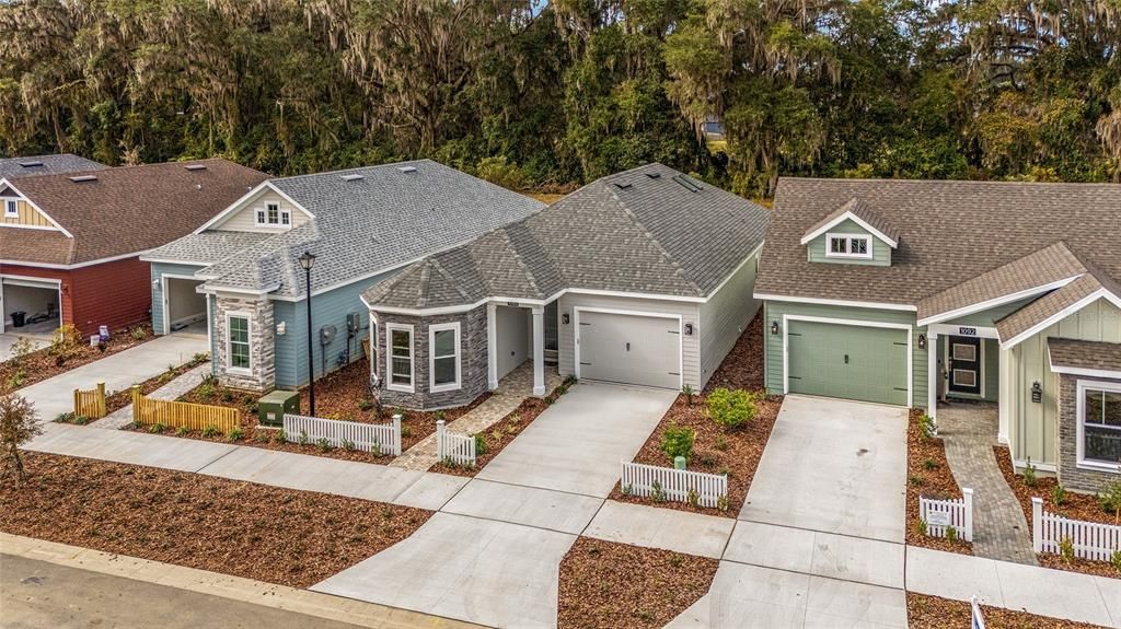 Active With Contract: $365,000 (3 beds, 2 baths, 1640 Square Feet)