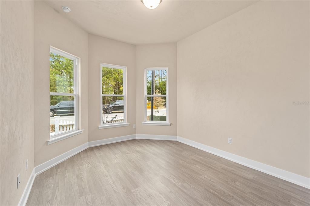 Active With Contract: $365,000 (3 beds, 2 baths, 1640 Square Feet)