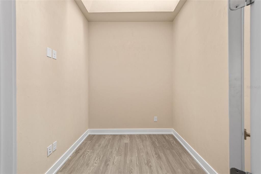 Active With Contract: $365,000 (3 beds, 2 baths, 1640 Square Feet)