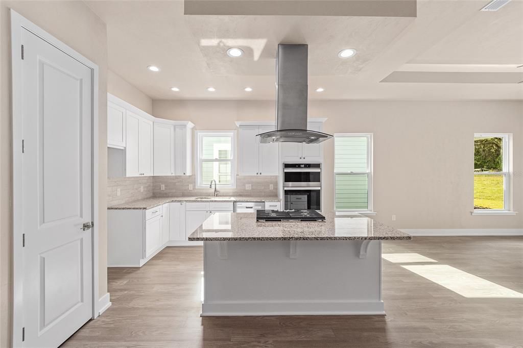 Active With Contract: $365,000 (3 beds, 2 baths, 1640 Square Feet)